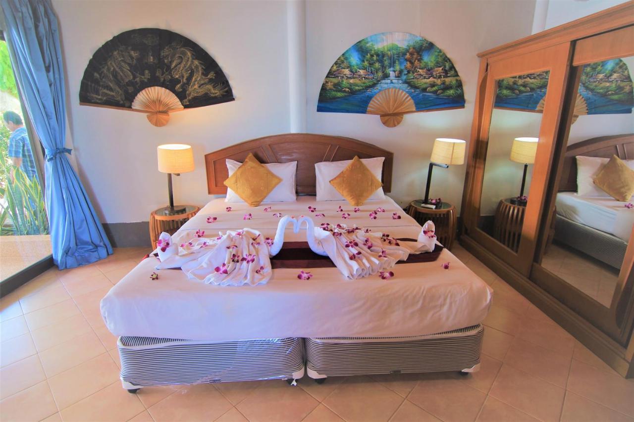 Bangrak Pier Samui Resort Bagian luar foto