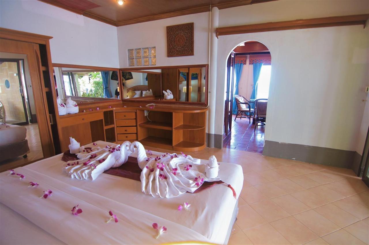 Bangrak Pier Samui Resort Bagian luar foto