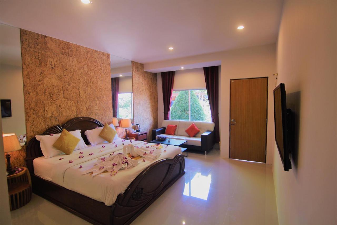 Bangrak Pier Samui Resort Bagian luar foto