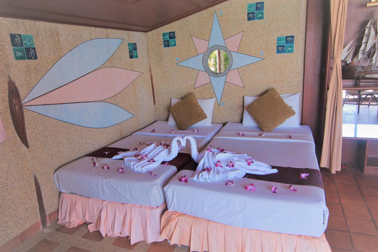 Bangrak Pier Samui Resort Bagian luar foto