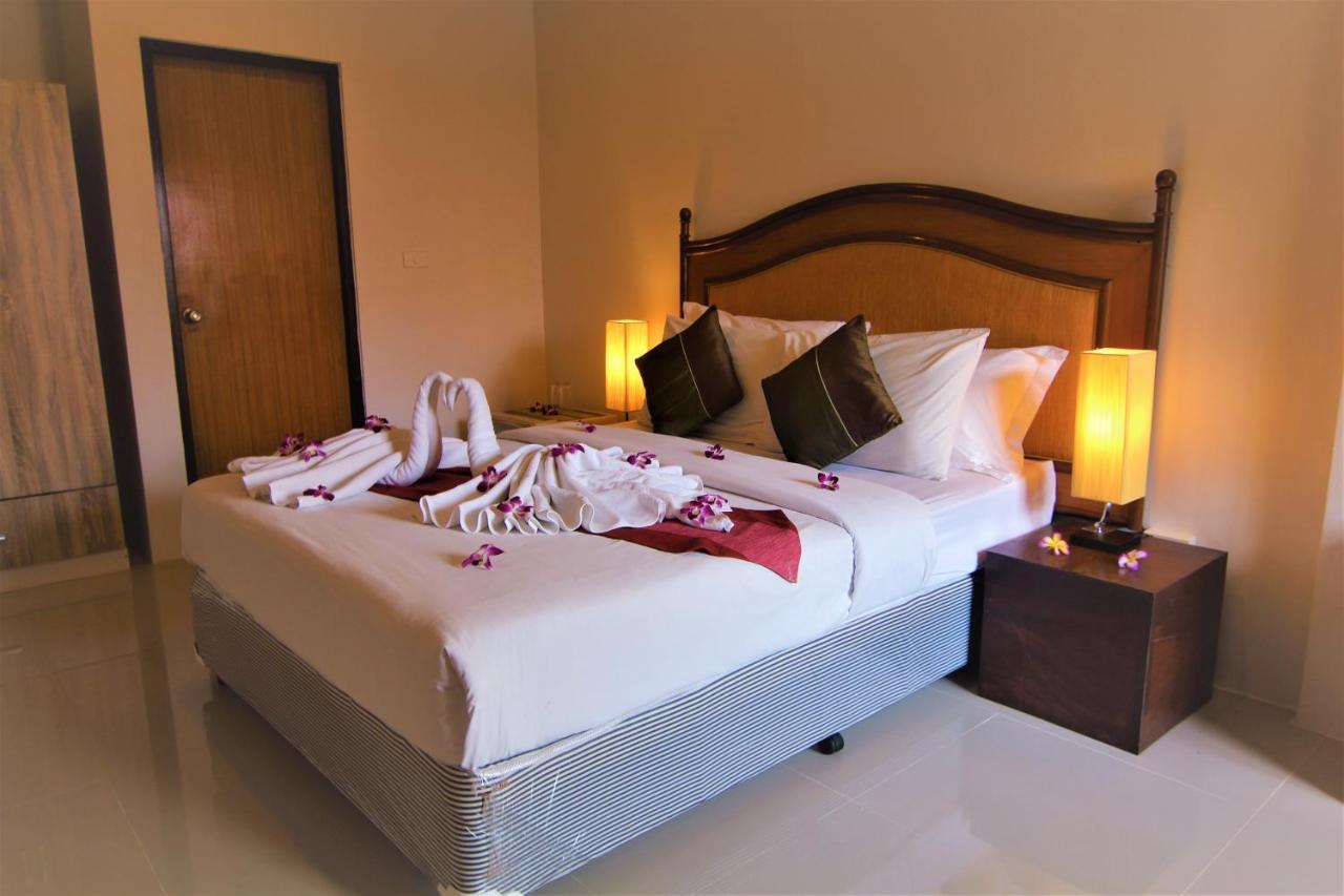 Bangrak Pier Samui Resort Bagian luar foto