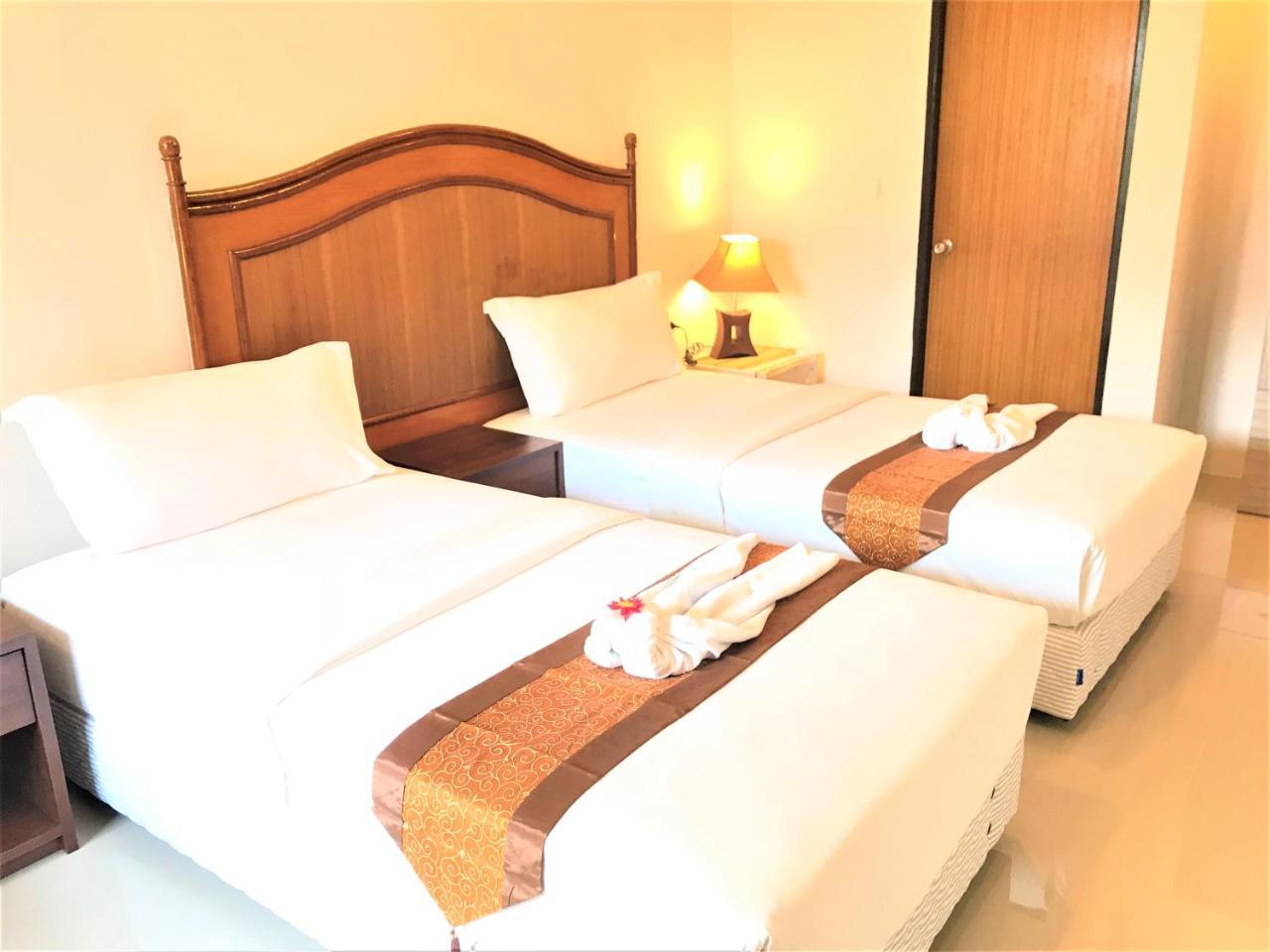 Bangrak Pier Samui Resort Bagian luar foto