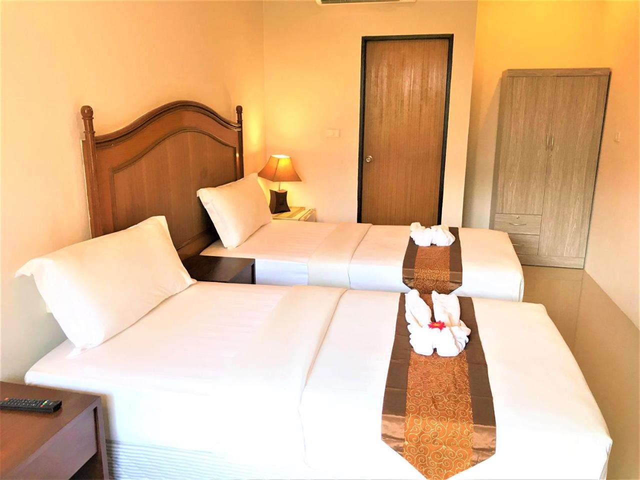 Bangrak Pier Samui Resort Bagian luar foto