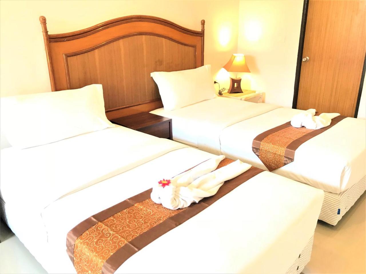 Bangrak Pier Samui Resort Bagian luar foto