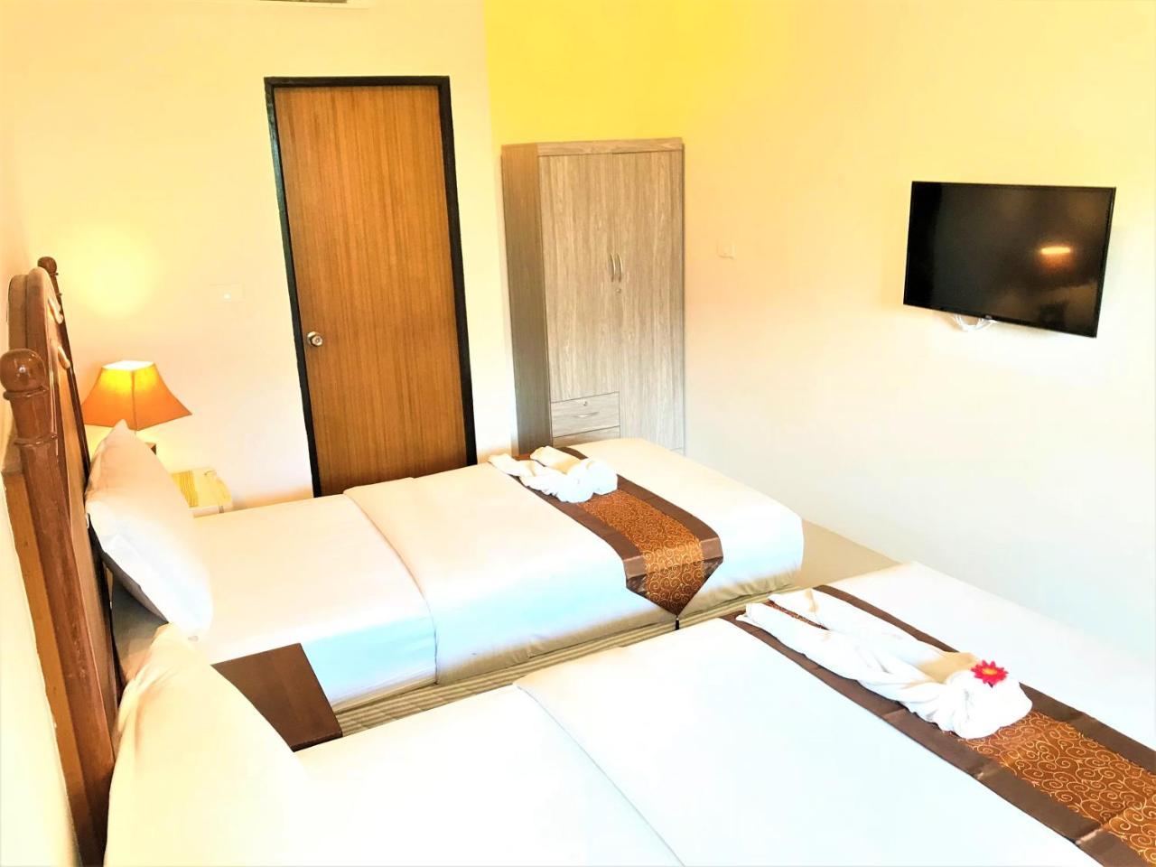 Bangrak Pier Samui Resort Bagian luar foto