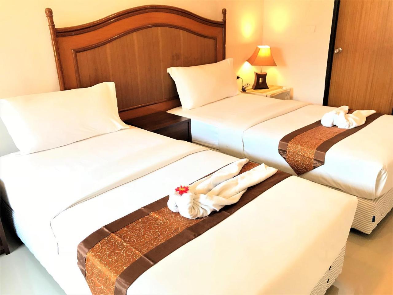 Bangrak Pier Samui Resort Bagian luar foto