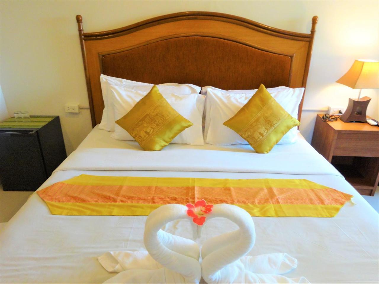 Bangrak Pier Samui Resort Bagian luar foto