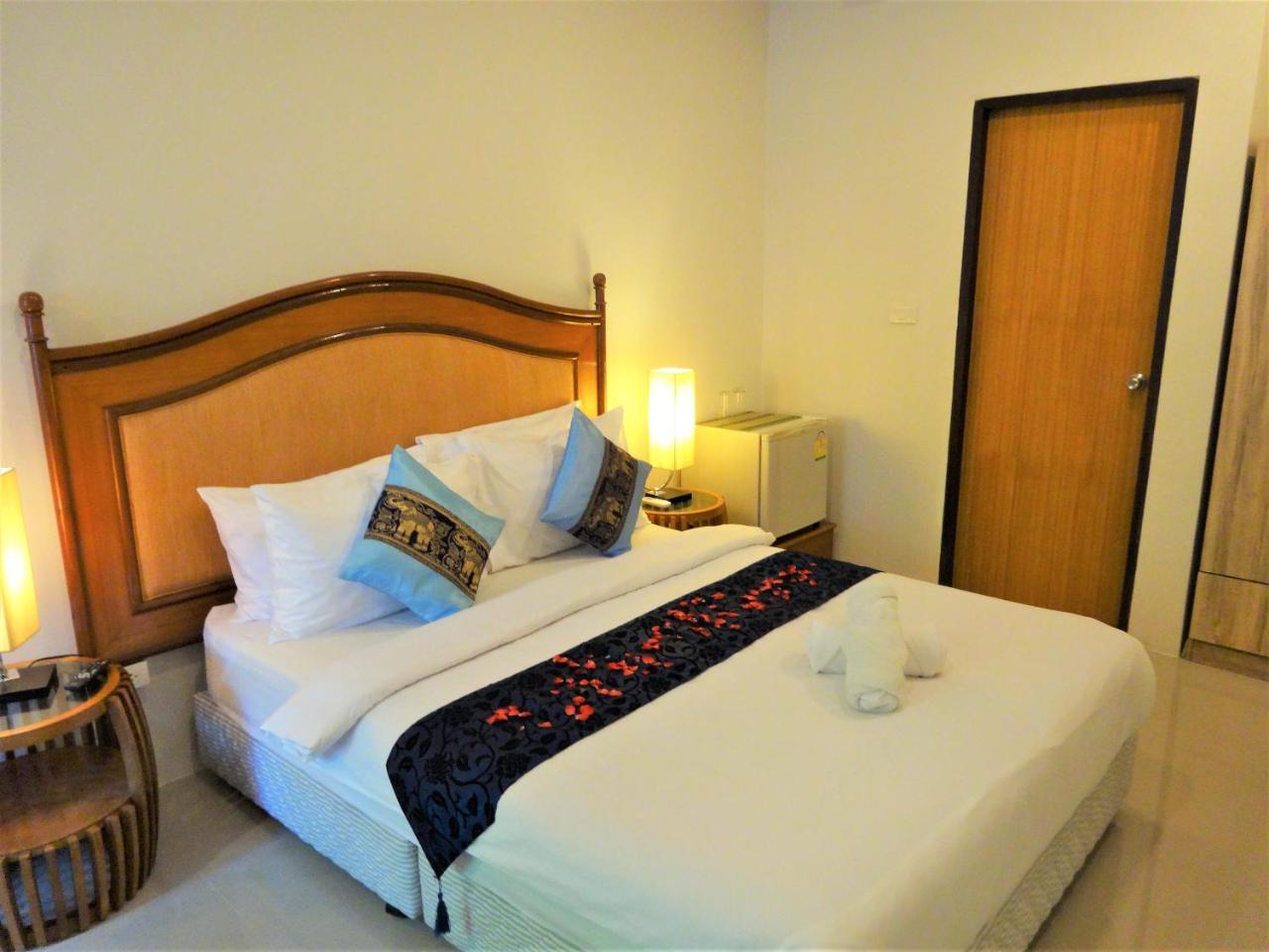 Bangrak Pier Samui Resort Bagian luar foto