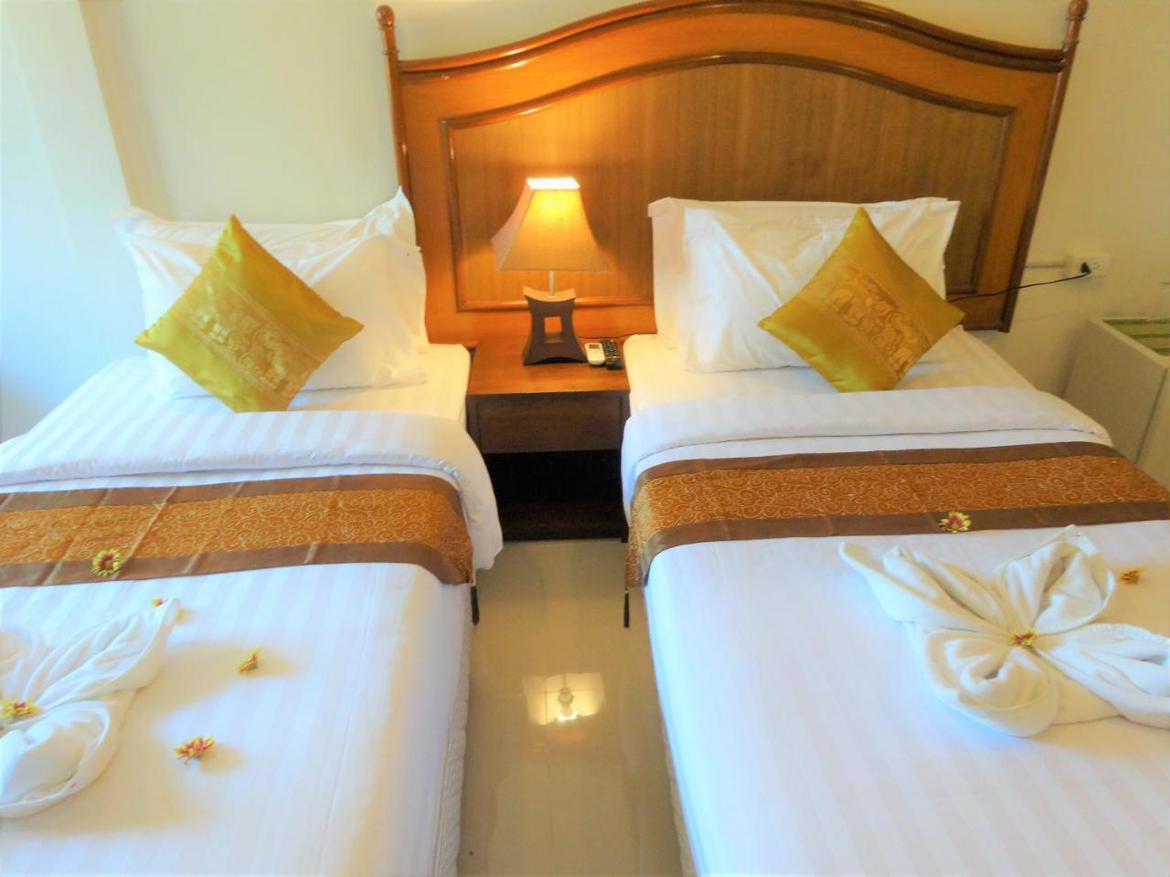 Bangrak Pier Samui Resort Bagian luar foto