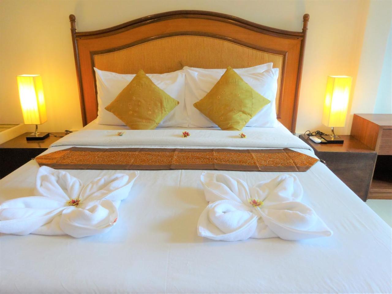 Bangrak Pier Samui Resort Bagian luar foto