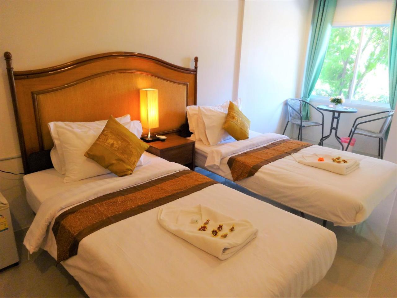 Bangrak Pier Samui Resort Bagian luar foto