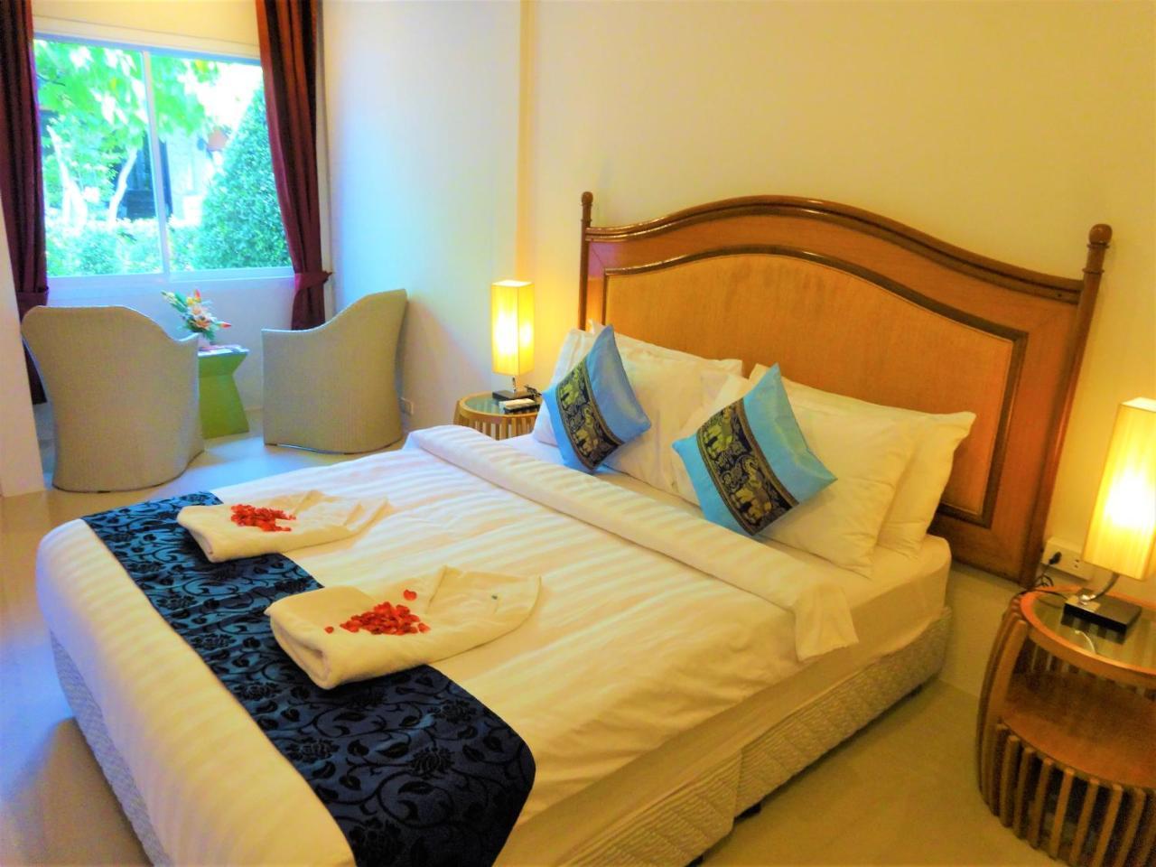 Bangrak Pier Samui Resort Bagian luar foto