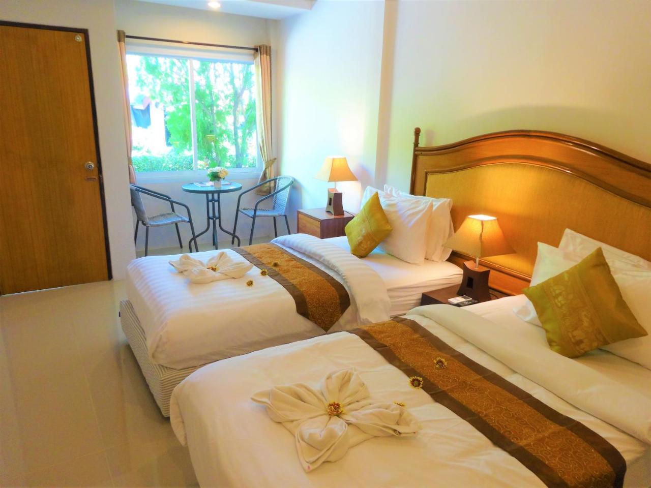Bangrak Pier Samui Resort Bagian luar foto